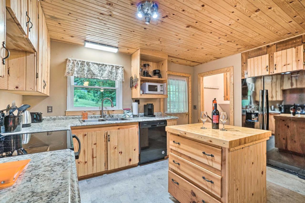 فيلا Trinity Oaks Escape With Hot Tub And Fire Pit كلايتون المظهر الخارجي الصورة