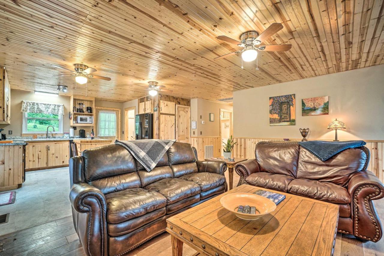 فيلا Trinity Oaks Escape With Hot Tub And Fire Pit كلايتون المظهر الخارجي الصورة