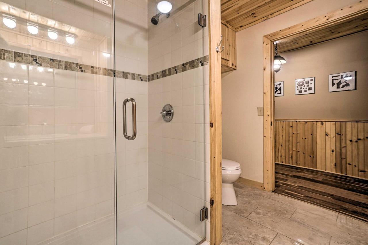 فيلا Trinity Oaks Escape With Hot Tub And Fire Pit كلايتون المظهر الخارجي الصورة