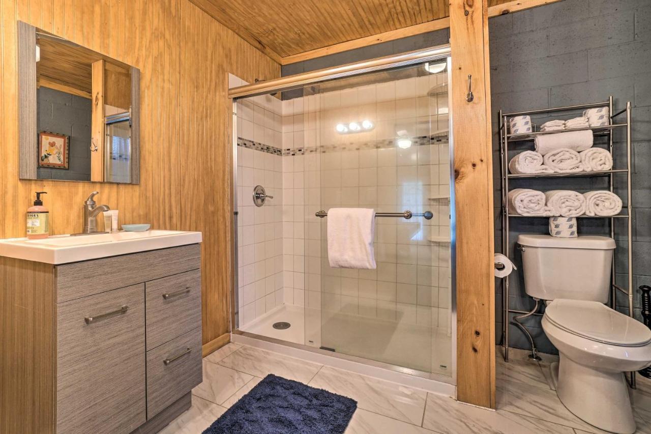 فيلا Trinity Oaks Escape With Hot Tub And Fire Pit كلايتون المظهر الخارجي الصورة