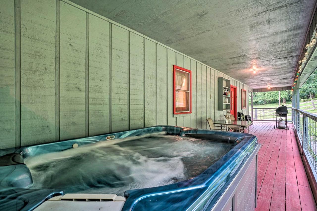 فيلا Trinity Oaks Escape With Hot Tub And Fire Pit كلايتون المظهر الخارجي الصورة