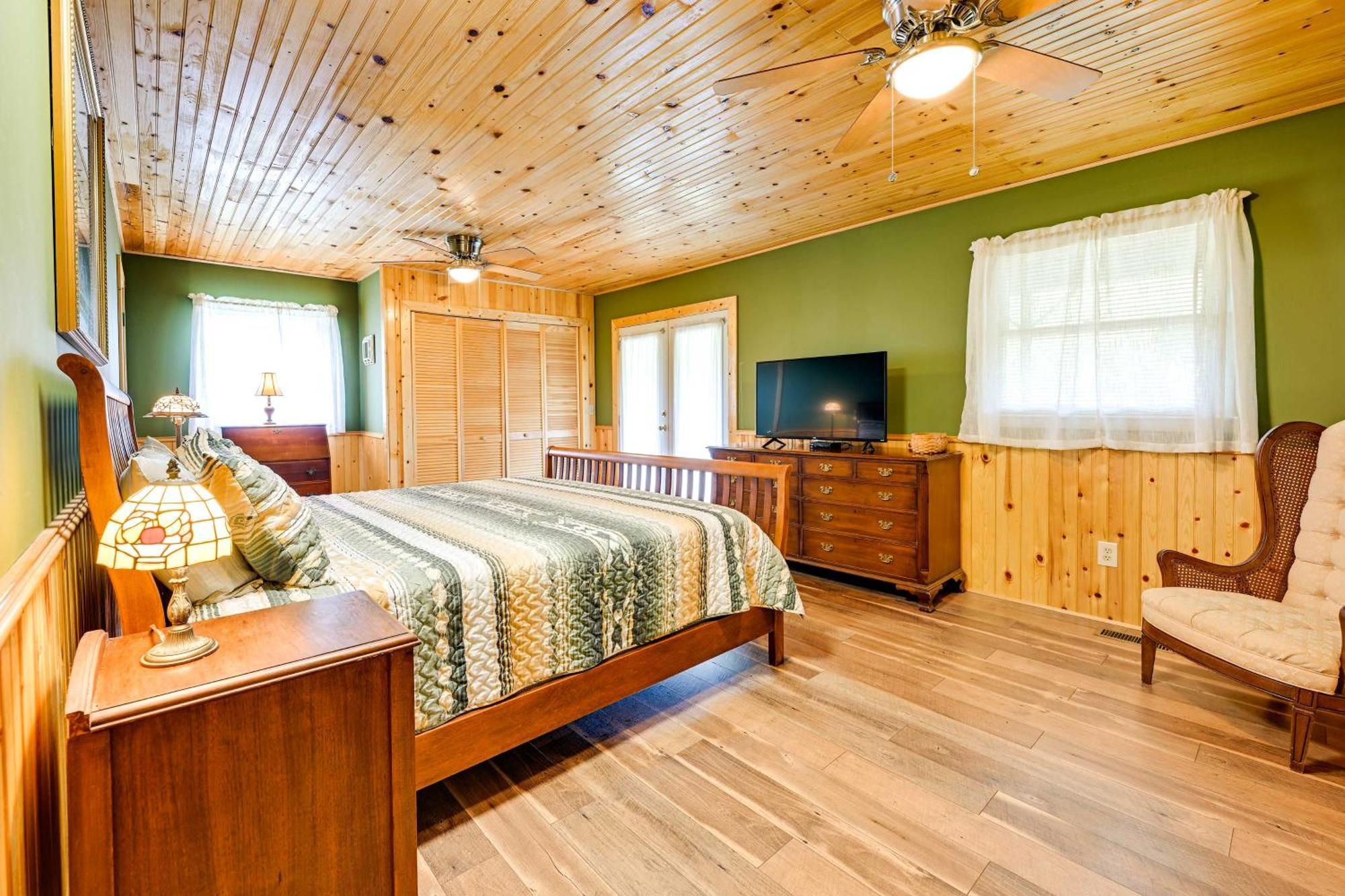 فيلا Trinity Oaks Escape With Hot Tub And Fire Pit كلايتون المظهر الخارجي الصورة